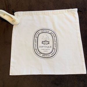 DIPTYQUE Parfumeur Paris white drawstring dust bag with black logo VVGUC